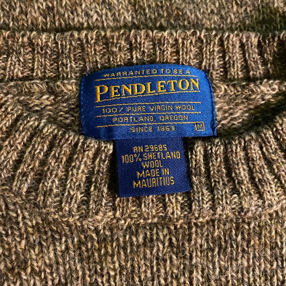Mens Pendleton 100% Shetland Wool brown, tan sweater